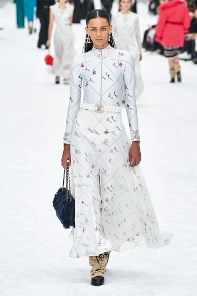 Look 50